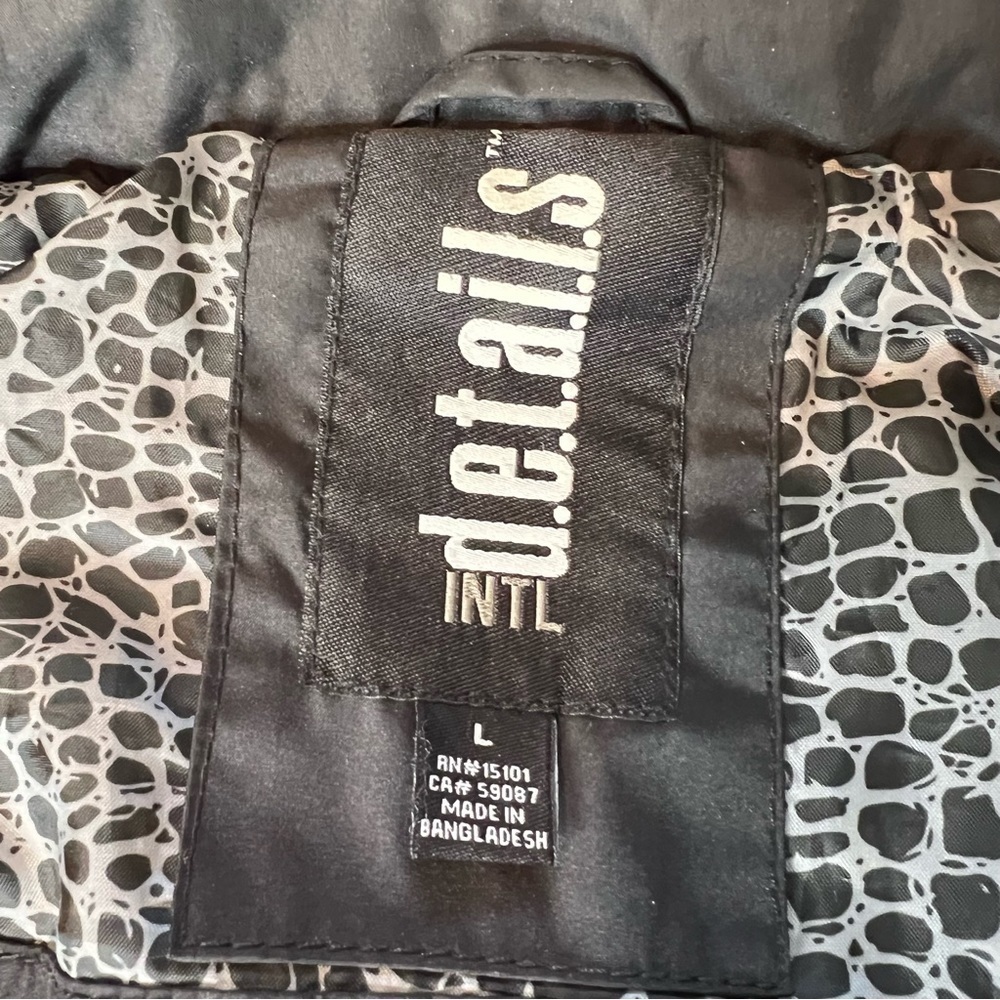 d.e.t.a.i.l.s INTL Jacket - Picture 4 of 16